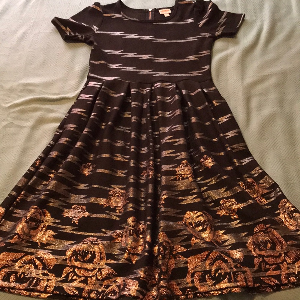 LuLaRoe elegant Amelia size L.